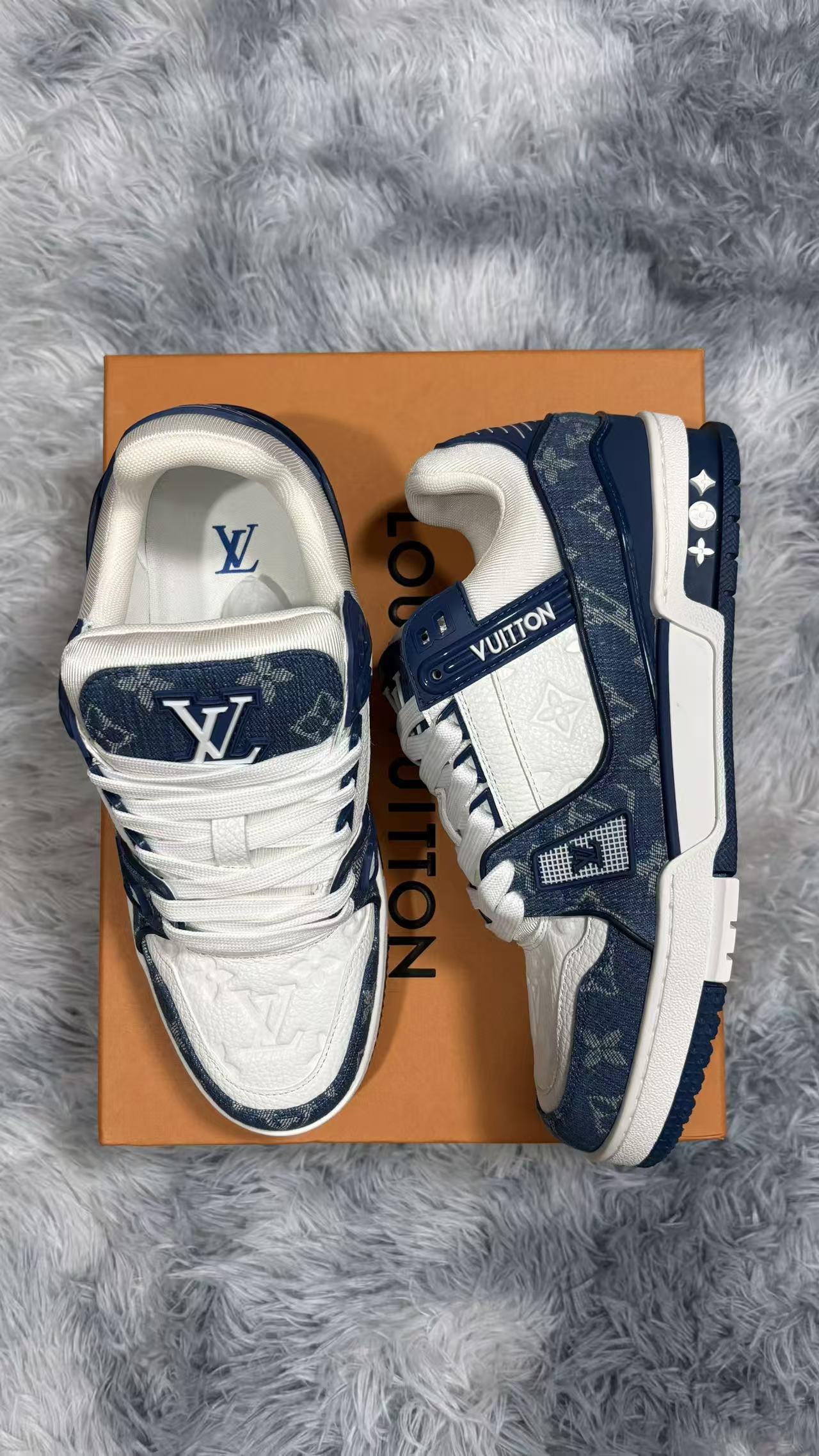 L\/ SHOES