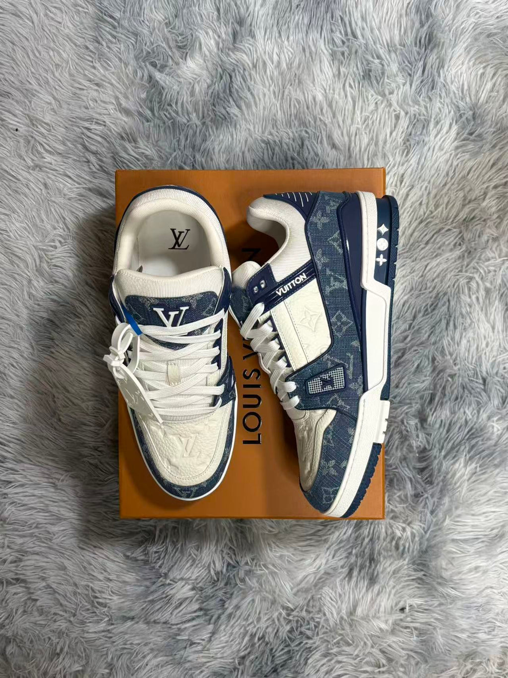 L\/ SHOES
