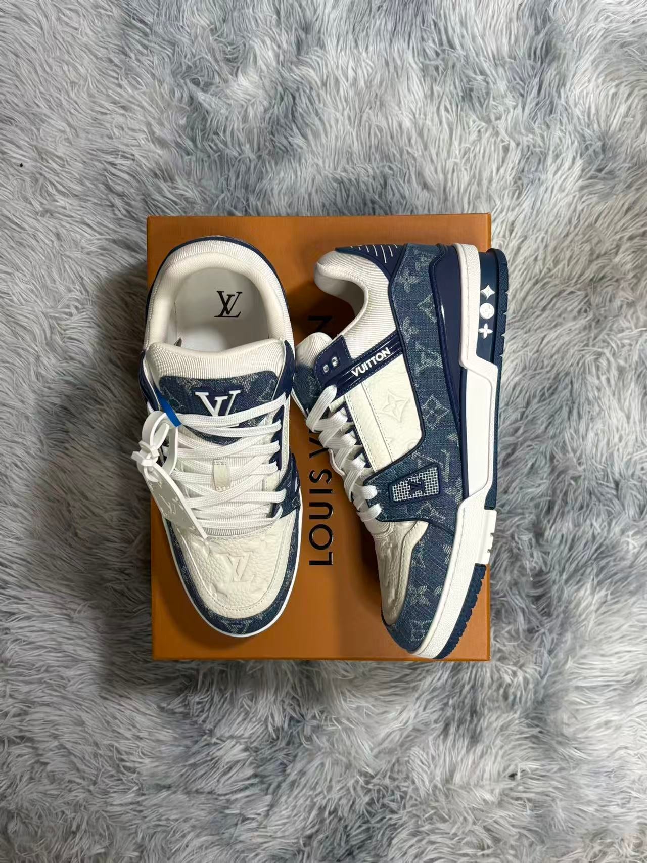 L\/ SHOES